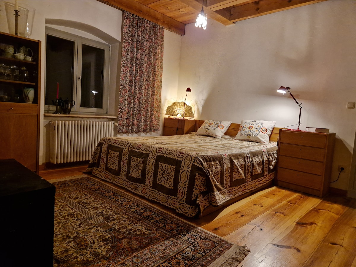 Гарден стан, спална соба 1 е преполна соба