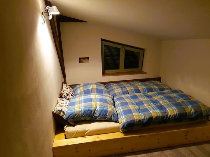 Stan s terasom, spavaća soba 4 160x200