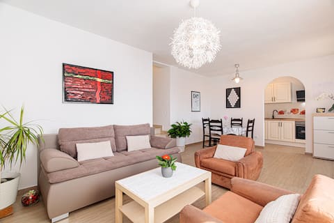 Popular Airbnb listing: KRK: Apartment close 2 everything in Krk