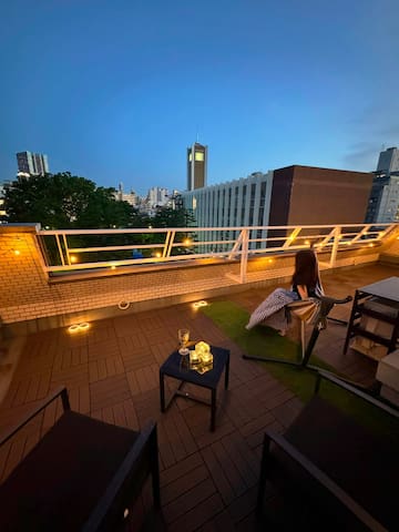 圧巻眺望バルコニー/ペントハウス・メゾネット/専用ジム付/88㎡/8名/メトロ駅徒歩5分/新宿10分