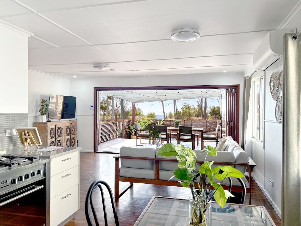 Top performing Airbnb: Vila Paus Satu - Ocean Views Hervey Bay in Urangan