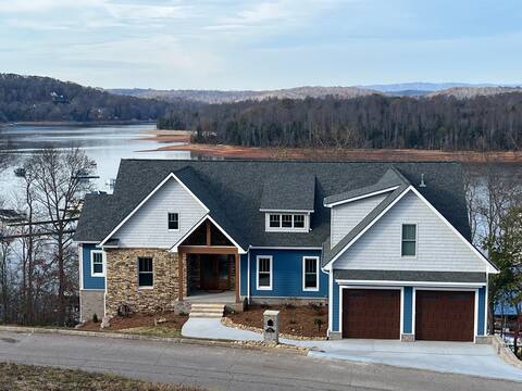 The Sapphire House 5BR Home, Sleeps 20 w/Boat Slip
