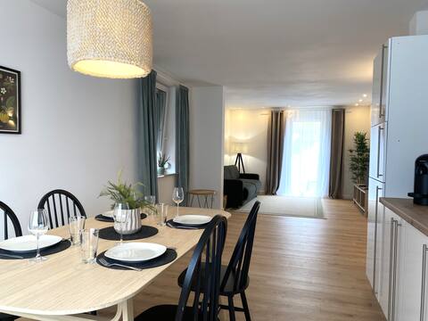 3 rooms | Near clinic & old town | Parking