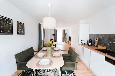 3 rooms | Near hospital & old town | Parking