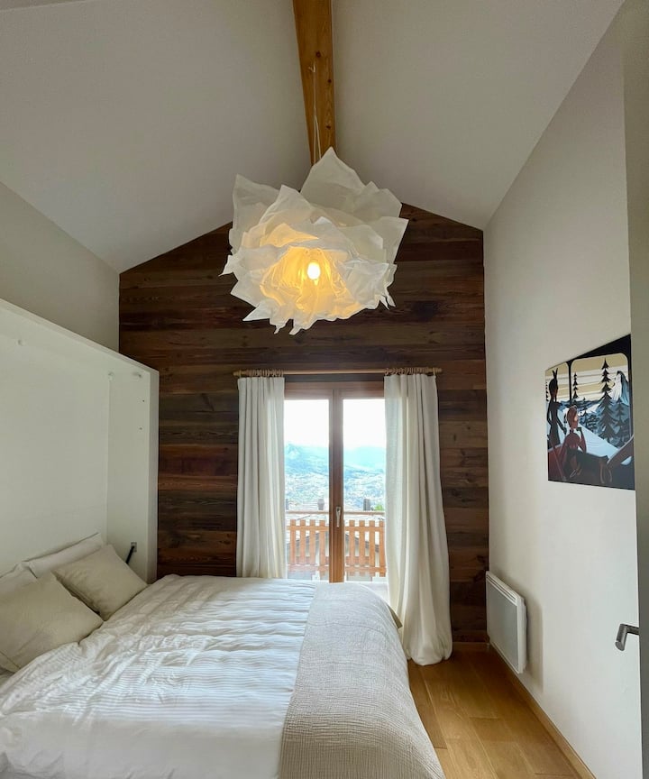 2nd bedroom with balcony access