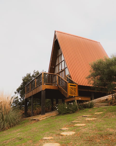Swiss Refuge Chalet in Vargem Alta