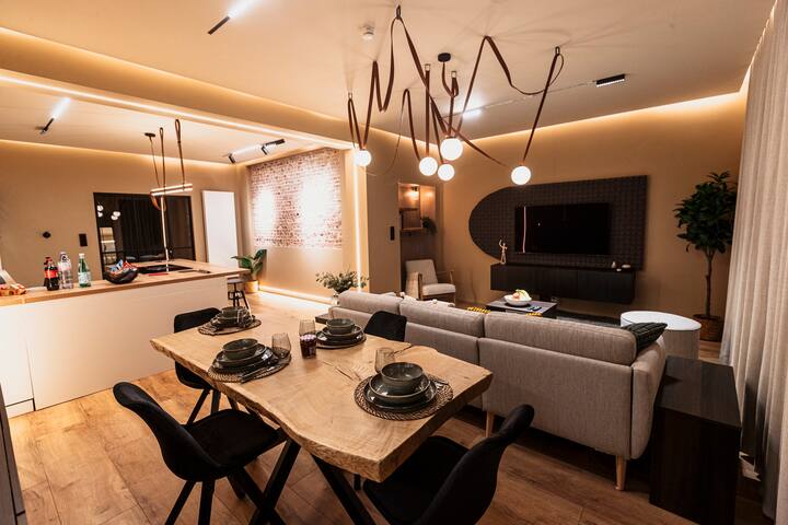 Golden Dove Luxury Apartment 4 gallery image 2