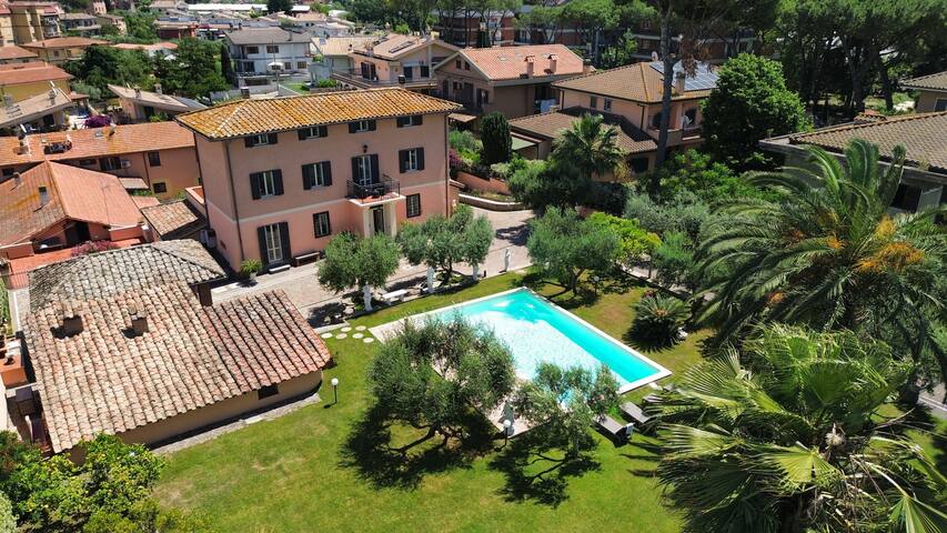 Villa con piscina gallery image 2