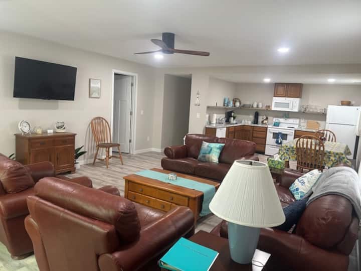 Sloanhouse, Houghton Lake Views - Houghton Lake, MI