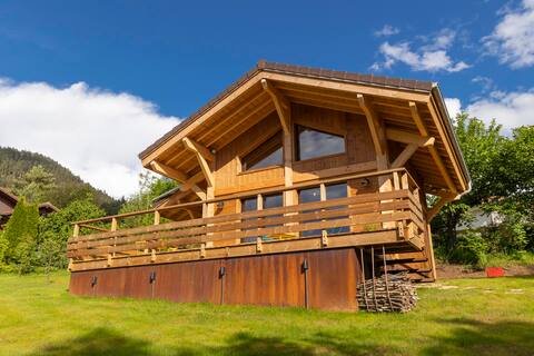 the horse hut