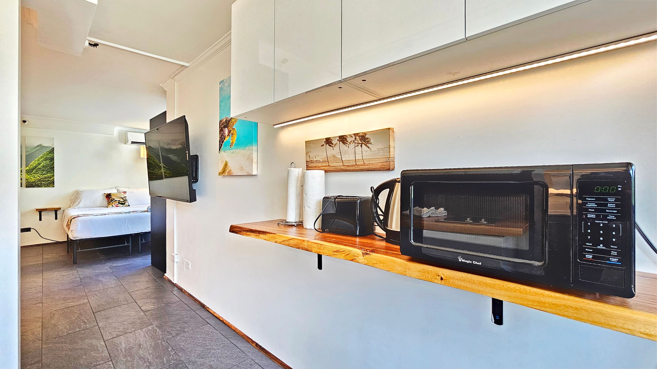 BMB 610 – Modern Boutique Near Waikīkī Beach - Image 7