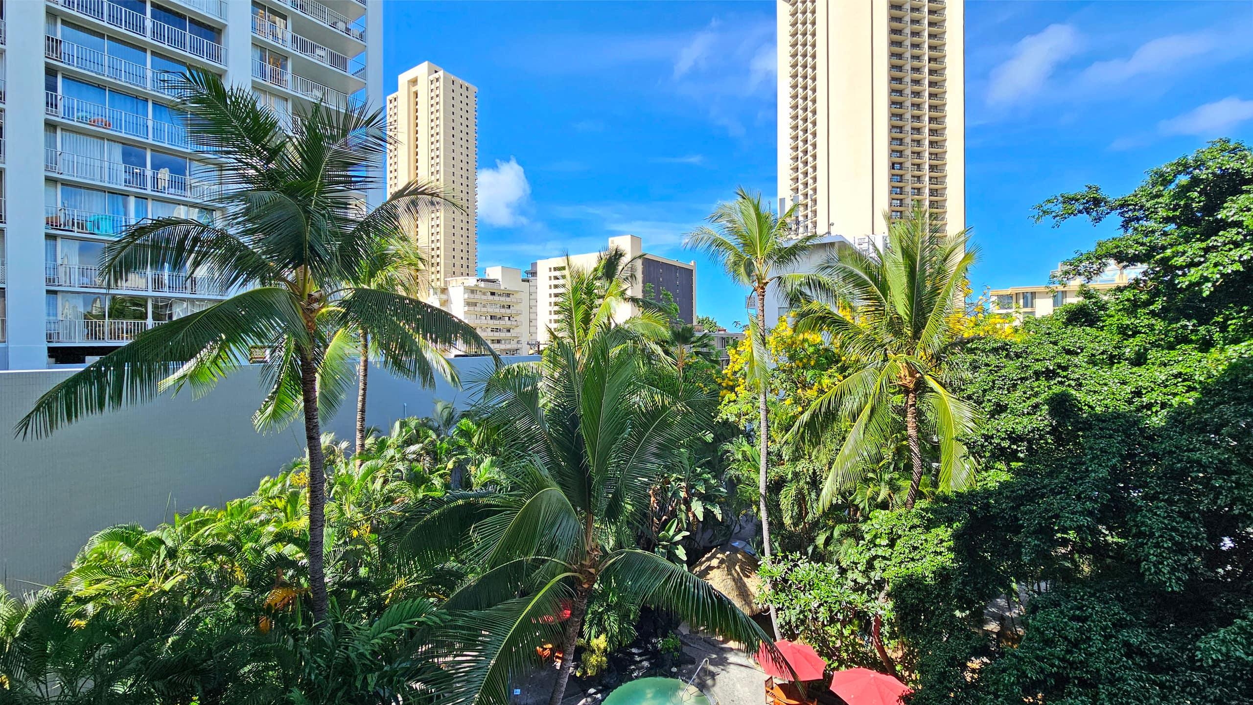 BMB 610 – Modern Boutique Near Waikīkī Beach - Image 28