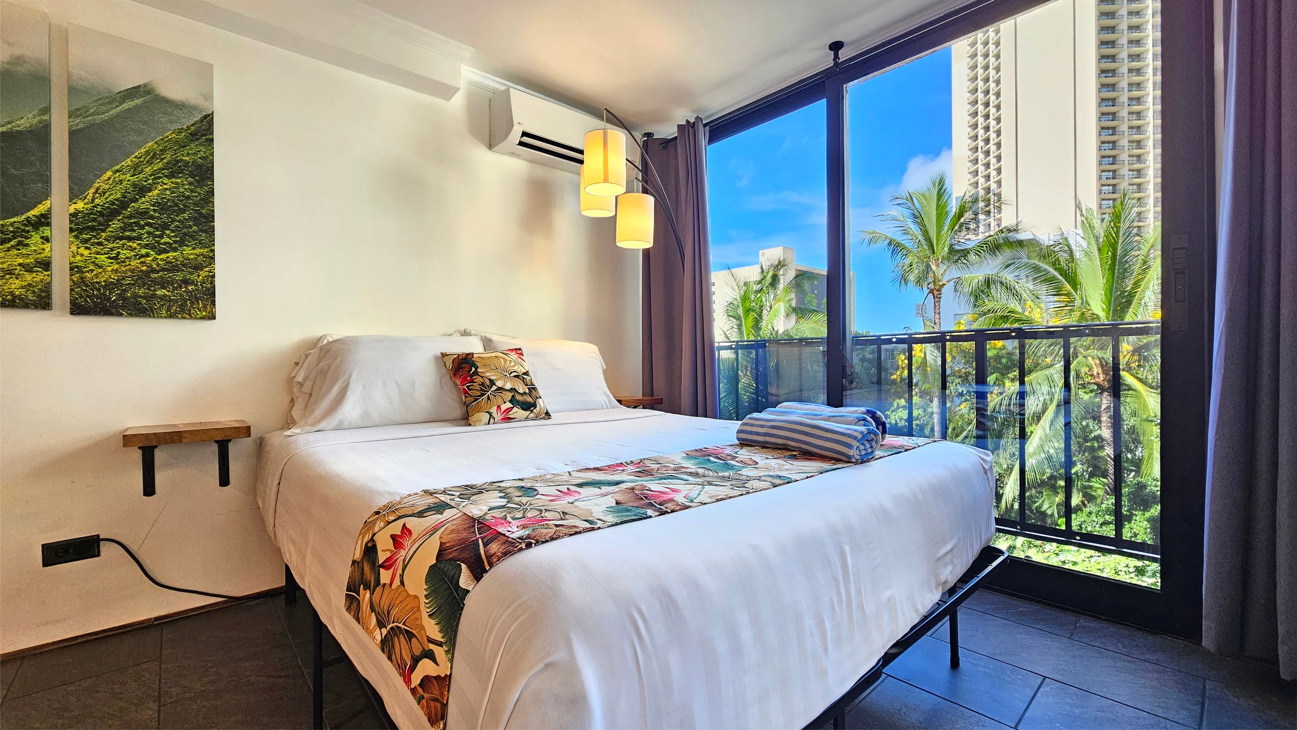 BMB 610 – Modern Boutique Near Waikīkī Beach - Image 16