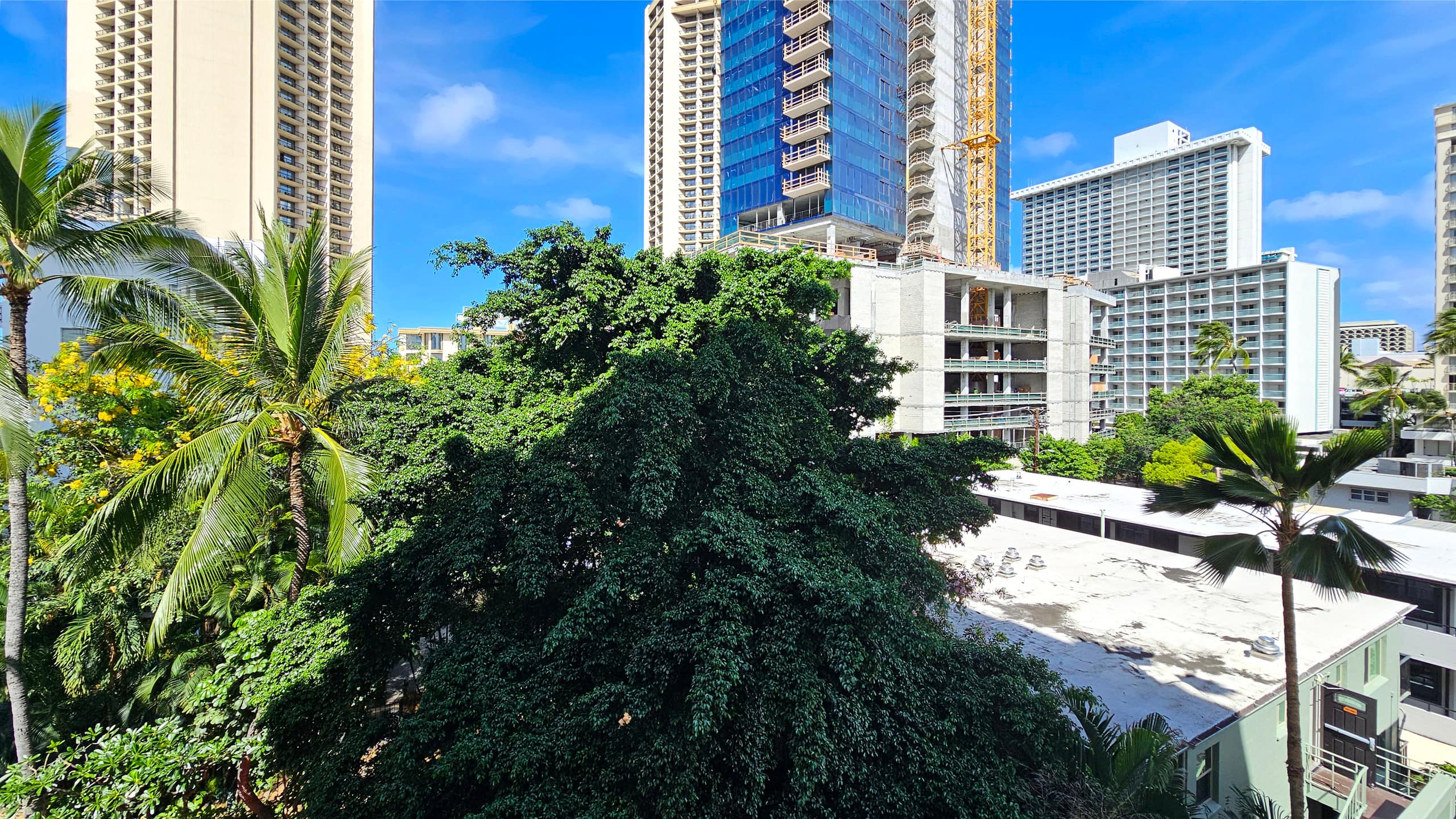 BMB 610 – Modern Boutique Near Waikīkī Beach - Image 31