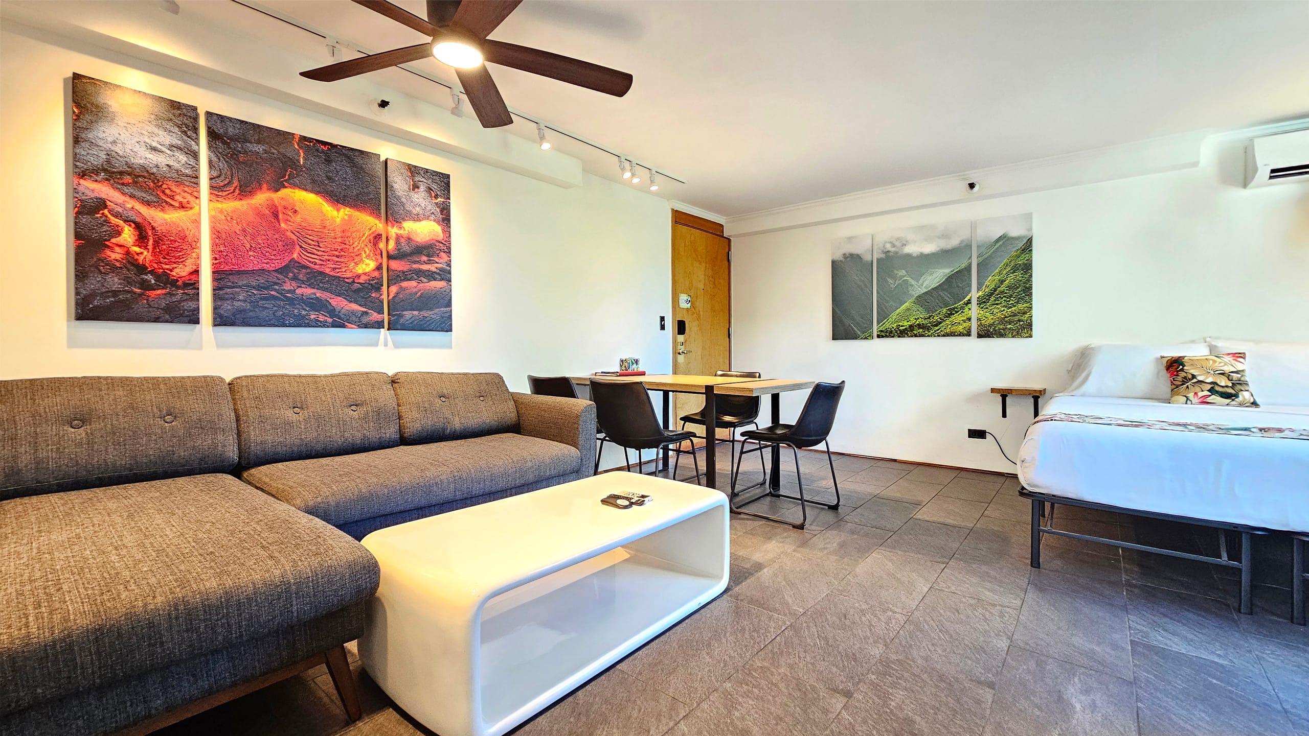 BMB 610 – Modern Boutique Near Waikīkī Beach - Image 1