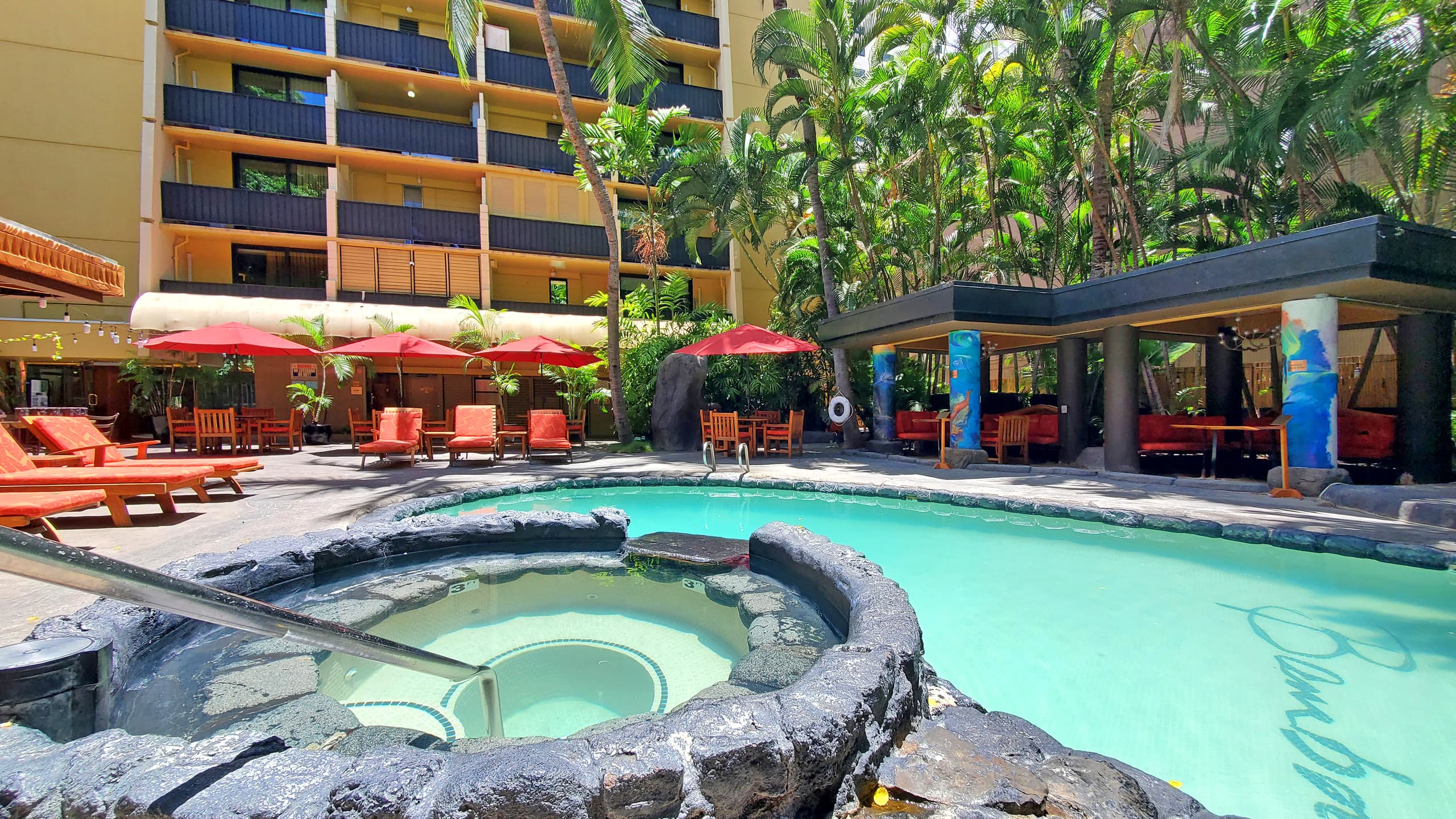 BMB 610 – Modern Boutique Near Waikīkī Beach - Image 36