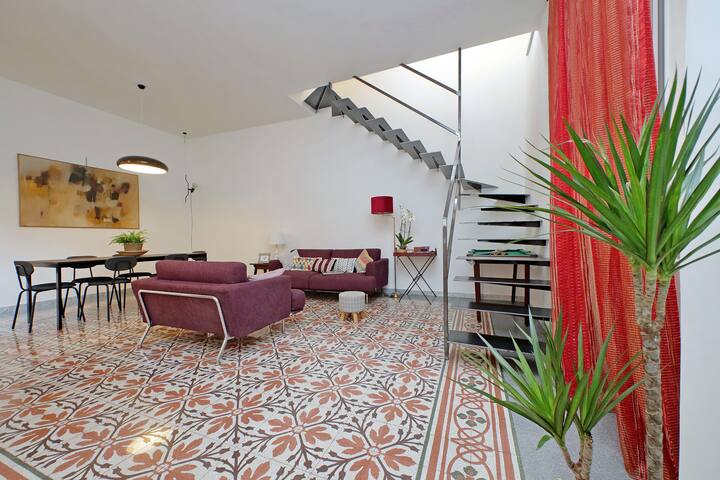 Campo dei Fiori con terrazzo gallery image 2