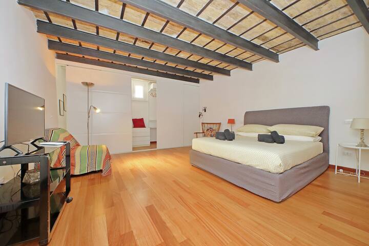 Campo dei Fiori con terrazzo gallery image 5