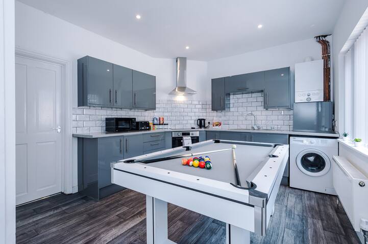 Long Stays Contractors| Central | Parking gallery image 2