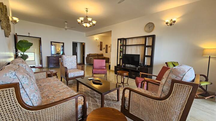 Living room image 6