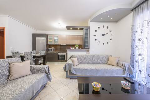 Rigas apartment in Ilioupoli Athens