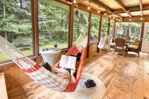 Le Chickadee: Hot Tub, River Beach, Relax & Escape