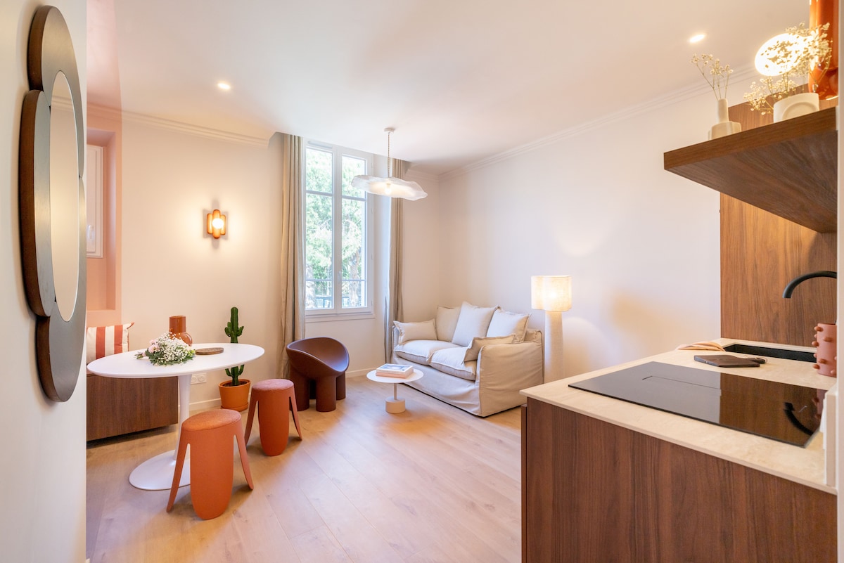 Top performing Airbnb: Happiness: 5 mins from Palais des Festivals in Cannes