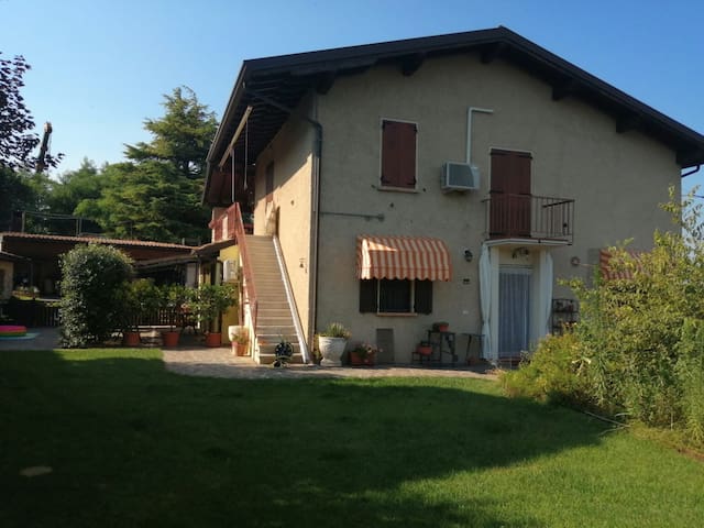 Entire home with 1 bedrooms in Lake Garda - Hill house - La casa in collina