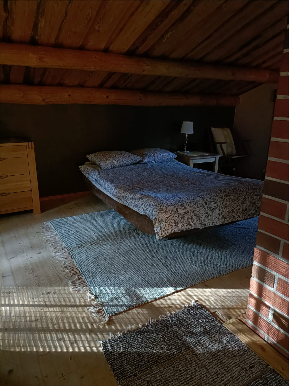 Área para dormir 2; 
2 camas de 120 cm