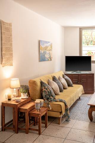 “The House By The Sea” villa with pool gallery image 3