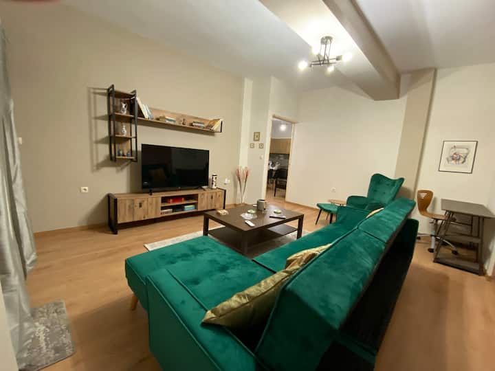 La Maison Apt Katerini Spacious Apt City Center - Катерини