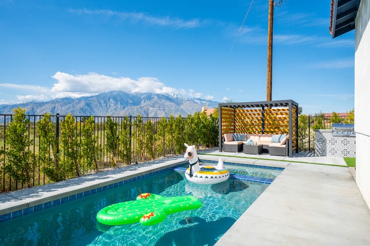 Desert Breeze Oasis W/ Mt. Views! - Desert Hot Springs, CA