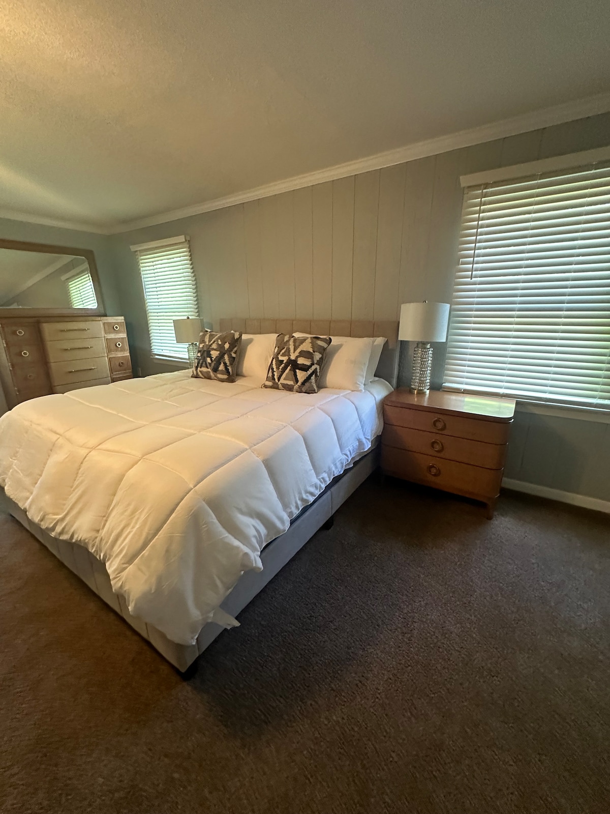 საძინებელი 1