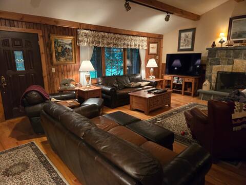 Amazing Adirondack Ski Lodge/Cabin