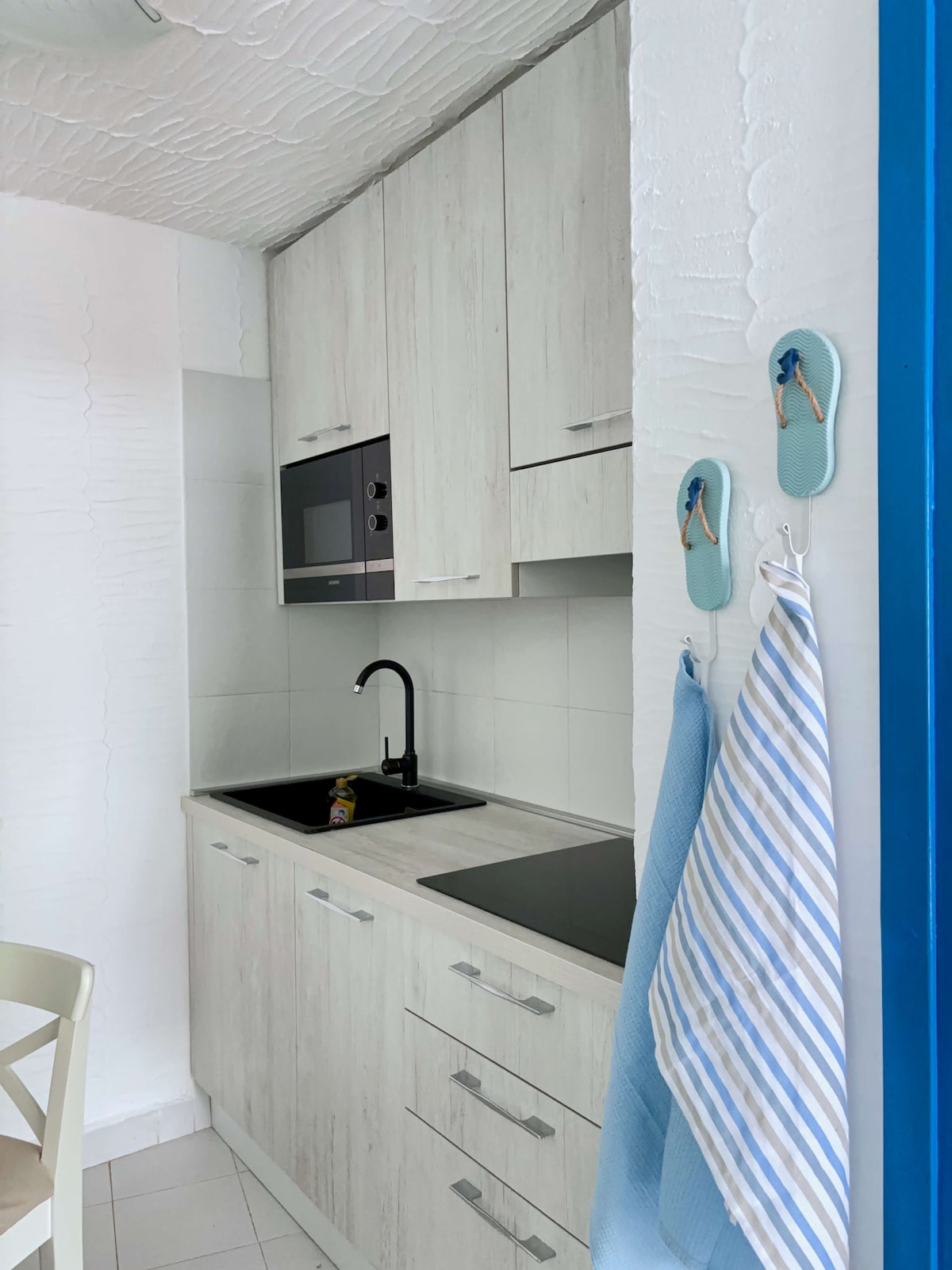 Top Airbnb: Cozy Bungalow-Seahorse with Beach Access in San Teodoro