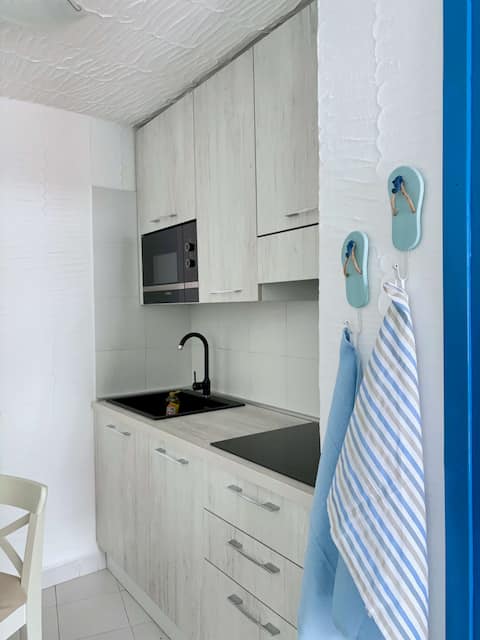 Top Airbnb: Cozy Bungalow-Seahorse with Beach Access a San Teodoro