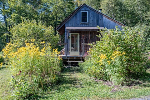 Off Grid Romantic Cabin near Sugarbush ski resort