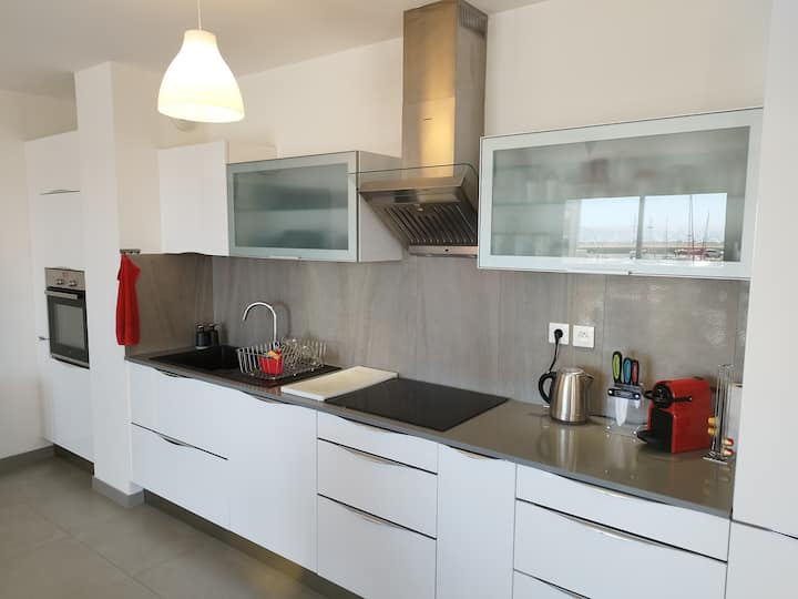 Appartement Climatisé Au Port, Magnifique Vue Mer - Le Lavandou