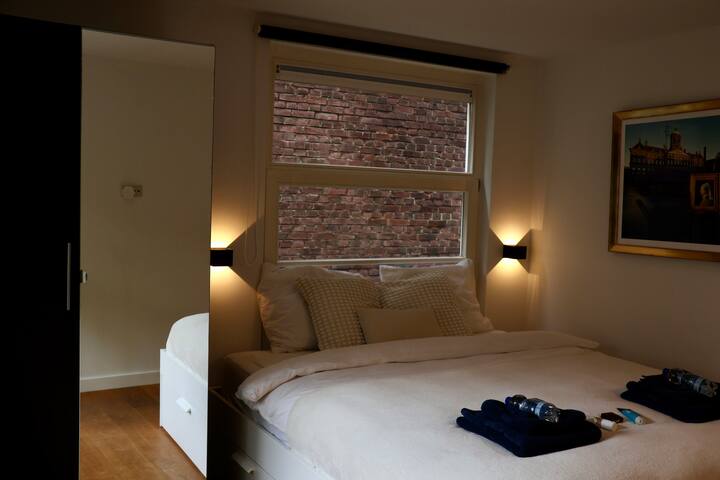 Luxury home on the Elandsgracht, Center Amsterdam gallery image 3