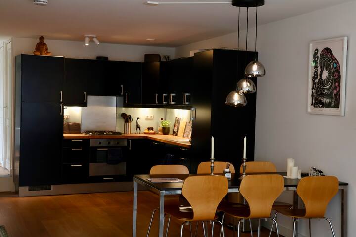 Luxury home on the Elandsgracht, Center Amsterdam gallery image 2