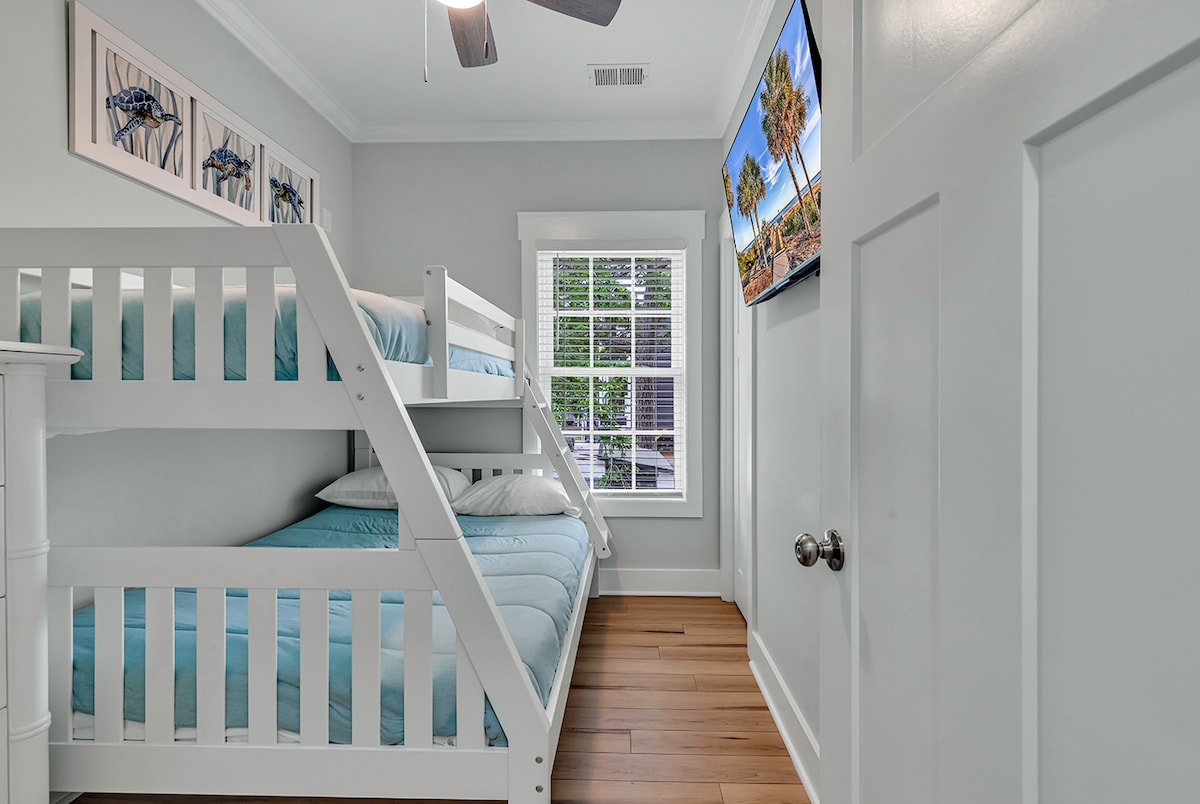 Დაისვენეთ და გაახალგაზრდავდით ჩვენს ელეგანტურ და ფართო მესამე საძინებელში