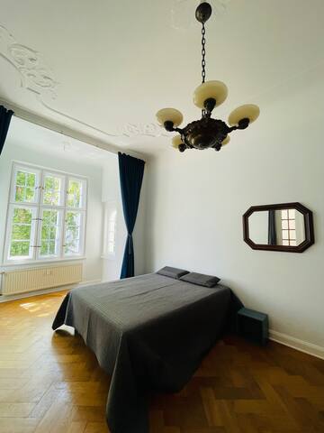 Charming +130m2 Flat near Messe and City West gallery image 3