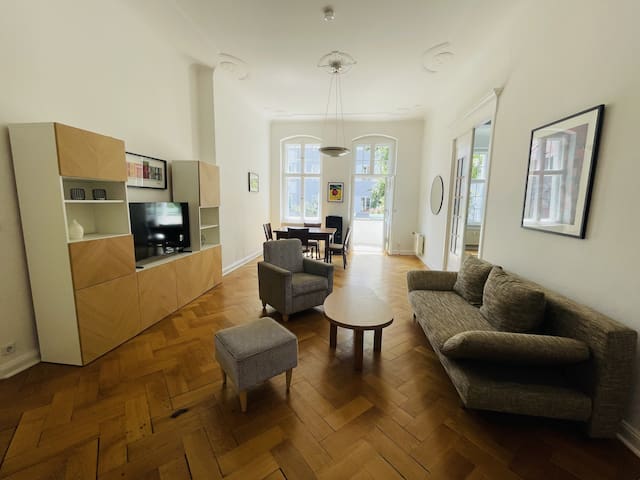 Charming +130m2 Flat near Messe and City West