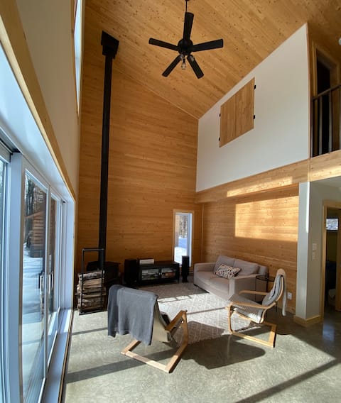 Successful Airbnb property: Peaceful Chalet | Nature, Lake & Fun in Memphrémagog