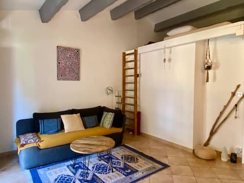 Top Airbnb: Beautiful apartment only 300 m sea in Sausset Les Pins