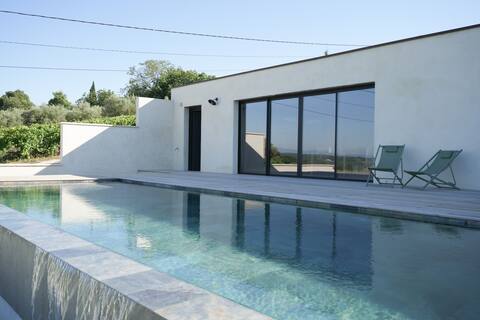 VillaBellevista Architect's house mirrored pool