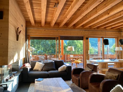 Beautiful apartment 14 p in chalet. South terrace