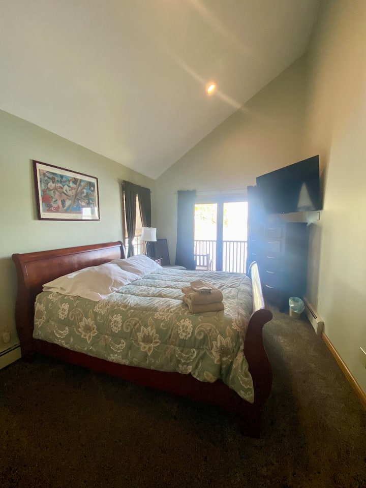 Druga spavaća soba s pripadajućom kupaonicom!