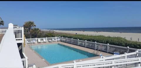 Winding River w/ Holden parking!
