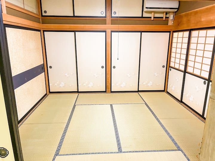 Разбира се, може да го използвате и като релаксираща всекидневна.